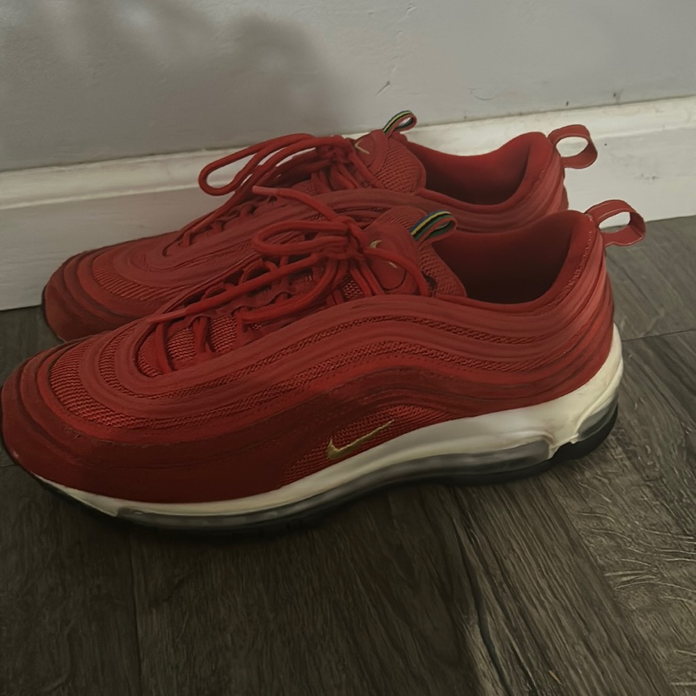 Nike airmax red and gold